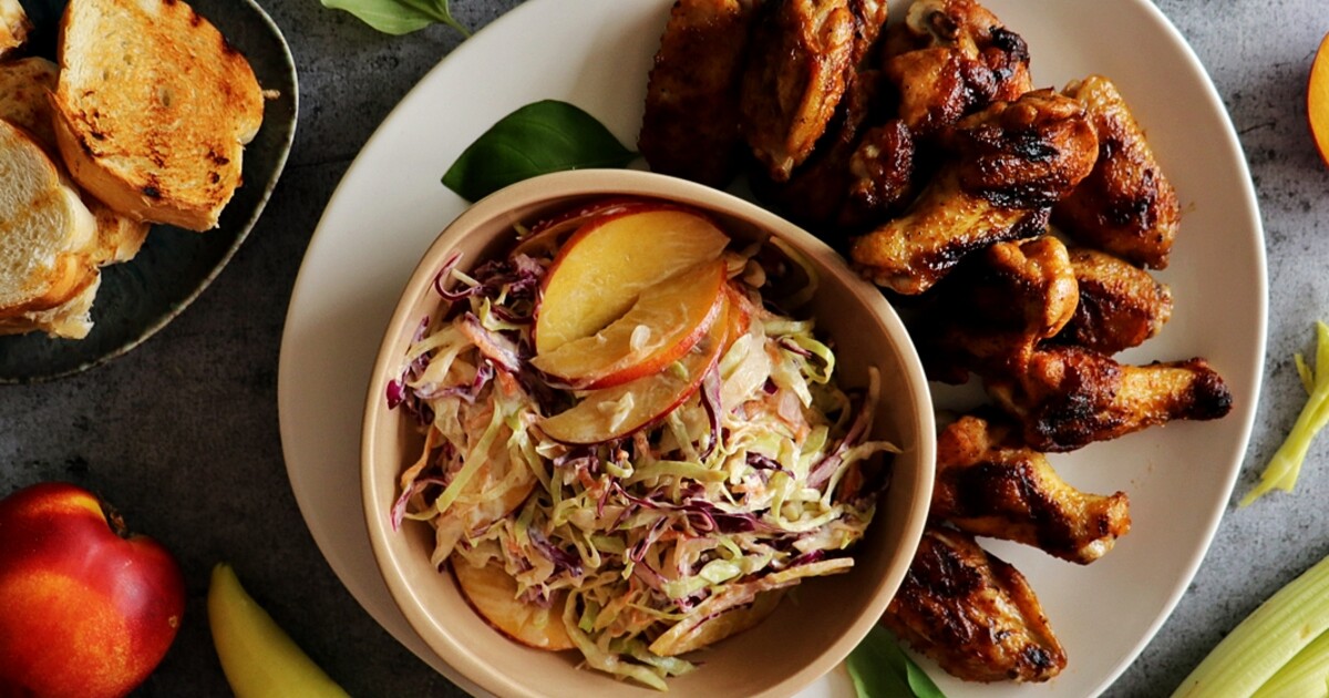 BBQ Hühnerflügel mit Krautsalat » Perutnina Ptuj